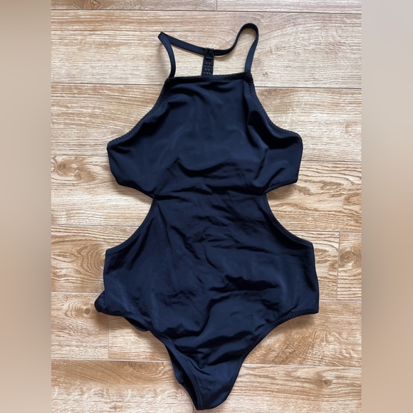 Victoria’s Secret Open Back Swim Suit | Size Large - Picture 1 of 2